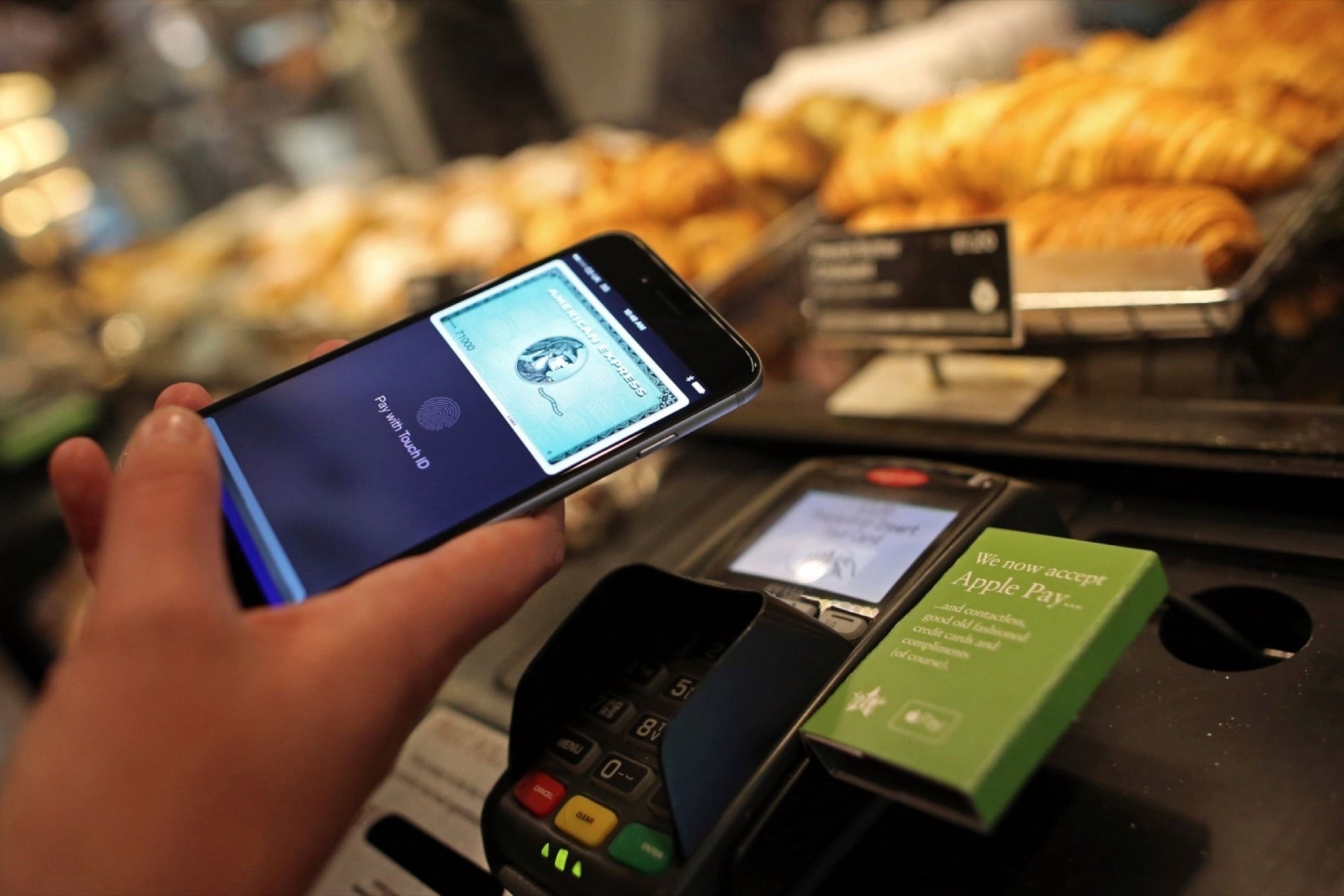 The Advantages and Disadvantages of Flat-Rate vs. Interchange-Plus Pricing for Merchant Services - All-Star Terminals