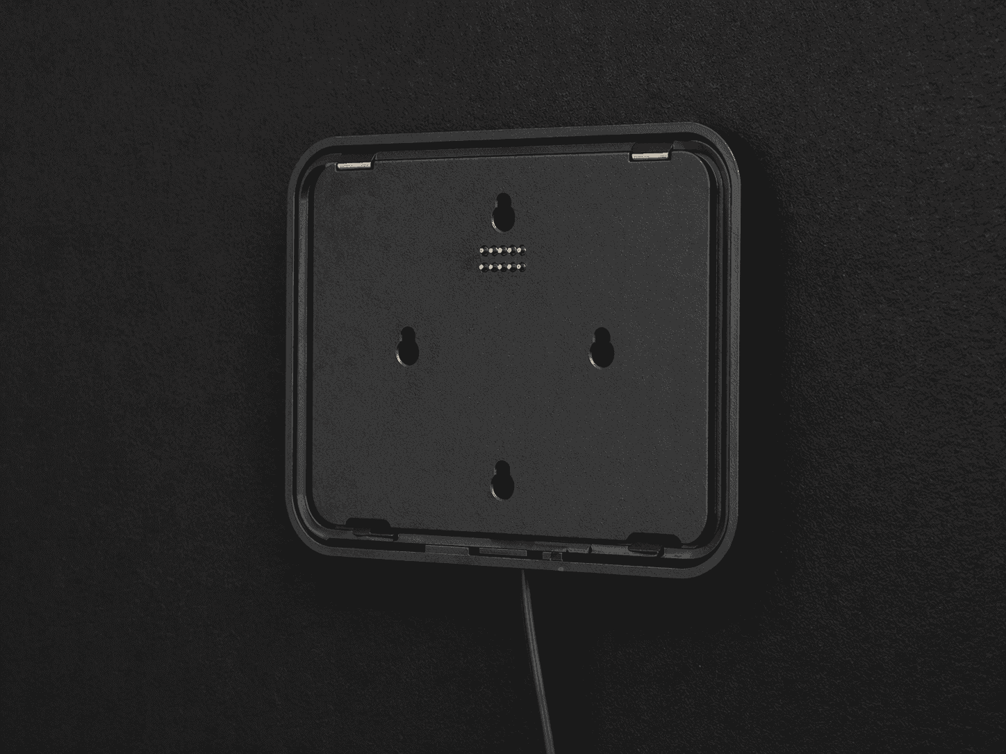 Back view of SUNMI CPad Mount Adapter with cable connection