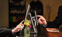 SUNMI D3 PRO POS system in use for order processing in a cafe setting