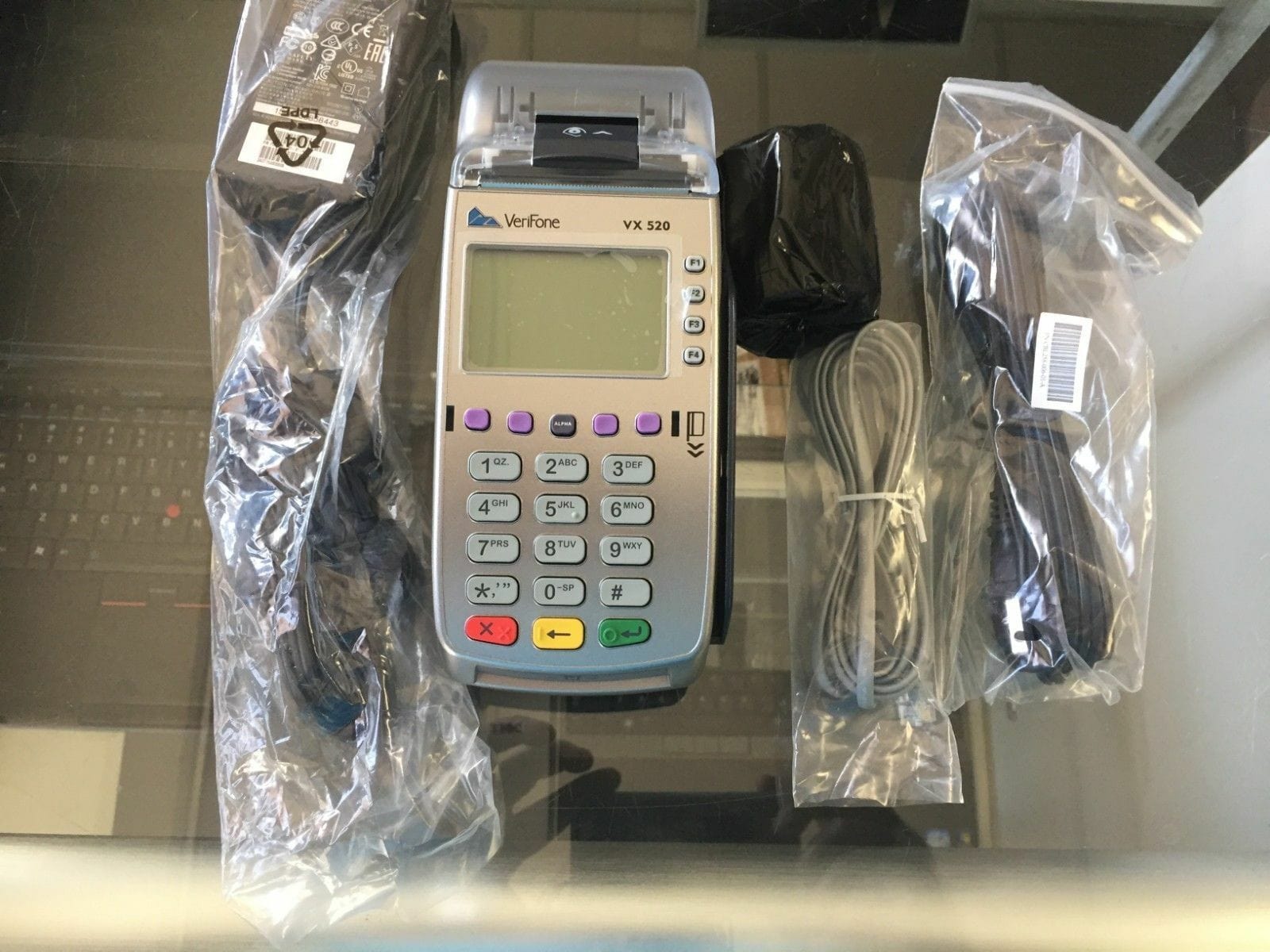 Verifone VX520 (M252-653-A3-NAA-3)(REFURBISHED) - alternate view